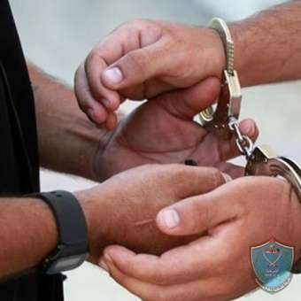 الشرطة تقبض على فار من وجه العدالة صادر بحقه مذكرة قضائية بقيمة مليون وربع شيكل في طولكرم .