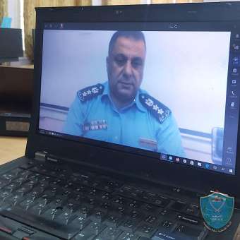 الشرطة تعقد لقاء عبر تطبيق الزووم حول الجرائم الالكترونية في طوباس