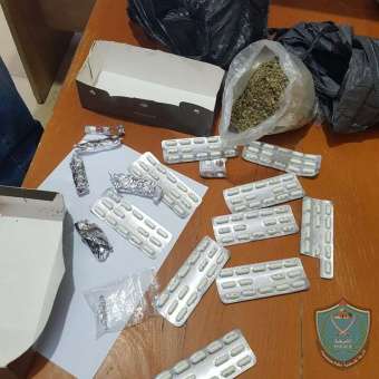 الشرطة تقبض على مشتبه به   بتجارة المخدرات بطوباس