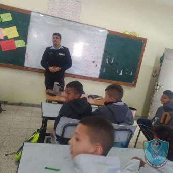 الشرطة تنظم محاضرة حول الجرائم الإلكترونية في أريحا