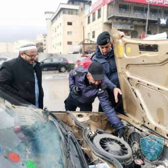 الشرطة تقدم المساعدة للمواطنين في ظل الاحوال الجوية السائدة