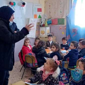 الشرطة تنظم يوم ترفيهياً توعوياً لأطفال روضة الزنابق البيضاء في قلقيلية 