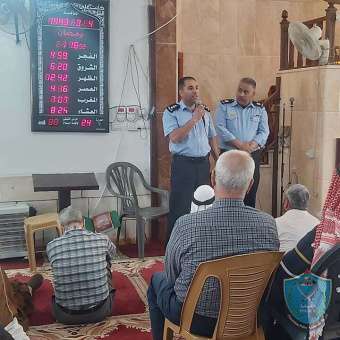 الشرطة تنظم محاضرة في مسجد الشهيد بطوباس 
