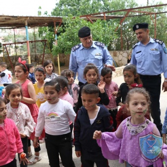 الشرطة تنظم يوم ترفيهي لأطفال روضتي نور الهدى وأشبال فلسطين  في جنين
