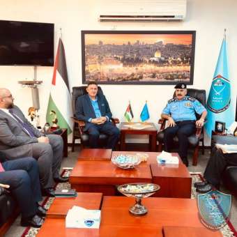 مدير  عام  الشرطة اللواء يوسف الحلو يلتقي بالمهندس  هشام العمري رئيس مجلس ادارة شركة كهرباء القدس ويبحثان سبل تمكين الشركة من القيام بواجباتها