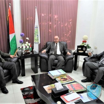 الشرطة وجامعة فلسطين التقنية خضوري يتفقان على انشاء برنامج المكتبة الإلكتروني في كلية فلسطين للعلوم الشرطية
