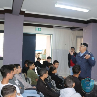 الشرطة تستهدف طلبة مدارس بلدة عابا بمحاضرات توعية في  جنين