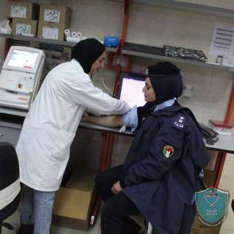 الشرطة تتبرع بالدم لمرضى الفشل الكلوي بطوباس