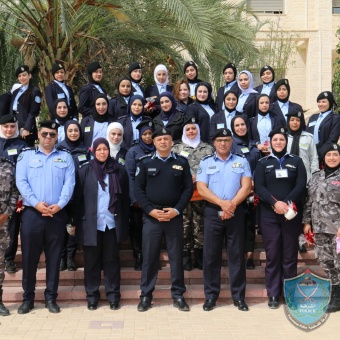 كلية فلسطين للعلوم الشرطية تكرّم العاملات والمتدربات بيوم المرأة العالمي