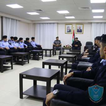 الشرطة تخرّج دورة الإدارة الشرطية لخريجي جامعة الاستقلال وكليات الشرطة في كلية فلسطين للعلوم الشرطية