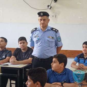 الشرطة تستهدف بالتوعية طلبة مدرسة في قلقيلية 