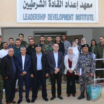 الشرطة تخرج دورة الأمن الفكري بالتعاون مع هيئة التوجيه السياسي الوطني وجامعة الاستقلال