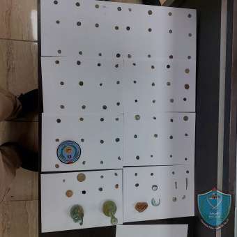 الشرطة تقبض على شخص بحوزته قطع أثرية في نابلس