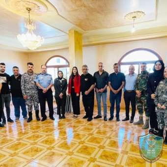 الشرطة تشارك لجنة العلاقات العامة بالمؤسسة الأمنية تكريم أوائل طلبة الثانوية العامة بطولكرم