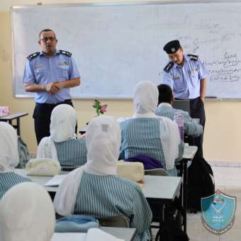 الشرطة تنظم محاضرات توعية حول الجرائم الالكترونية في اريحا