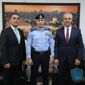 اللواء علام السقا يستقبل وفدا من البنك العربي والبنك الاسلامي الفلسطيني.