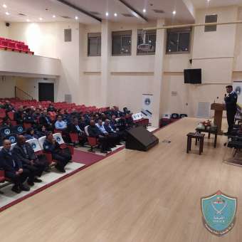 الشرطة  تقدم محاضرة توعوية حول دور دائرة التوجيه السياسي في تعزيز السلوك الإيجابي وحماية المشروع الوطني الفلسطيني