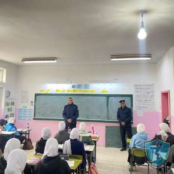 الشرطة ومؤسسة شروق ينظمان يوما توعويا بعنوان "من حقي" في بيت فجار 