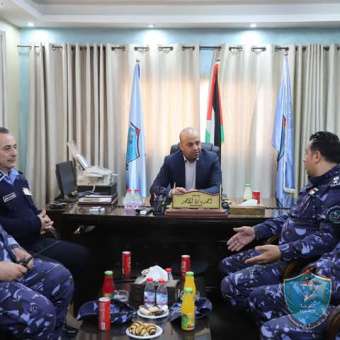 حمايل يتفقد وحدة الشرطة الخاصة في أريحا