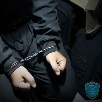 الشرطة والأجهزة الأمنية تقبض على مطلوبين للقضاء في أريحا 