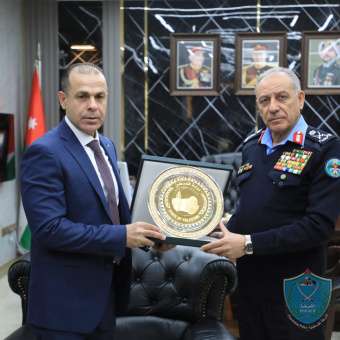 The Chief of Palestinian Police meets the Jordanian Director of Public Security and visits the Command and Control Directorate and International Training Center in Jordan