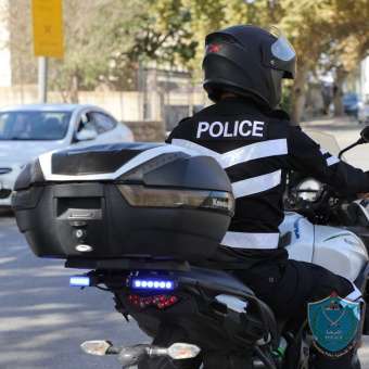 الشرطة تكشف ملابسات سرقة مركبة تجارية في رام الله 
