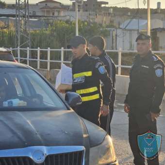 الشرطة تشارك وزارة النقل والمواصلات حملتها التوعوية (سوق بأمان في رمضان) في طولكرم
