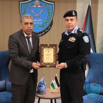 اللواء علام السقا يلتقي محافظ قلقيلية اللواء حسام أبو حمدة
