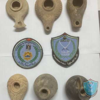 الشرطة تقبض على شخص بحوزته قطع أثرية وفخارية في طولكرم
