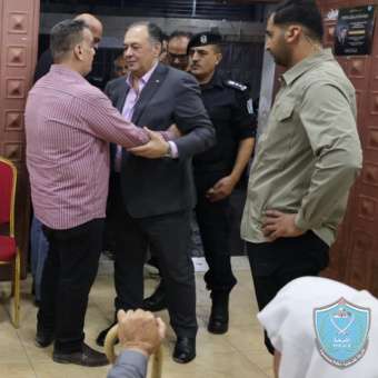 العميد رشيد الحمدان يقدم واجب العزاء بوفاة المساعد أول ماهر أسطة في طولكرم