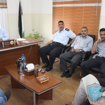 العميد جهاد المسيمي يزور مركز يافا الثقافي في بلاطة .