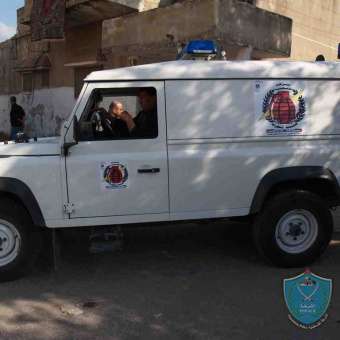 الشرطة تتلف قنبلة يدوية من مخلفات الاحتلال في رام الله