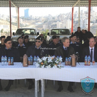 اللواء حازم عطا الله والسفير الالماني بيتر بير ويرث يخرجان  دورة امن الدبلوماسي في رام الله