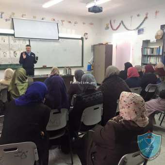 الشرطة تنظم محاضرة توعية للأمهات في بلدة بيرنبالا بضواحي القدس