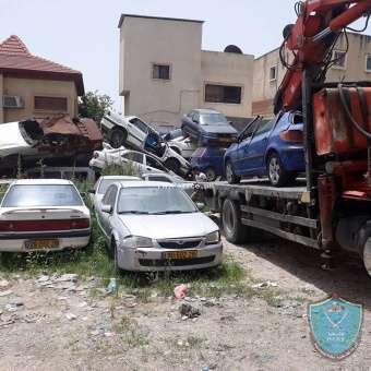 الشرطة تتلف 52 مركبة غير قانونية في قلقيلية
