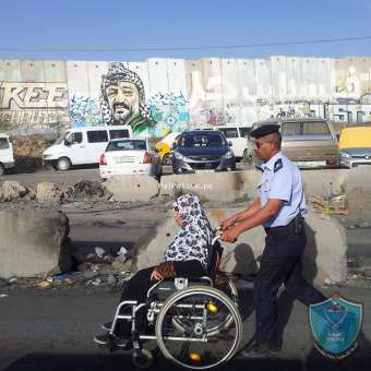 شرطة ضواحي القدس تؤمن دخول المواطنين للصلاة في المسجد الاقصى
