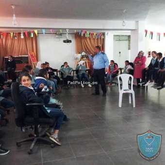 الشرطة تنظم محاضرات حول العنف الأسري في مدارس ضواحي القدس.