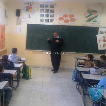 الشرطة تنظم محاضرة توعية حول السلامة المرورية في  ضواحي القدس