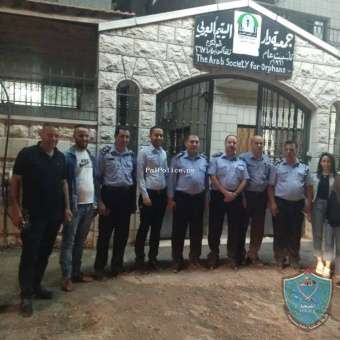 الشرطة تنظم  مأدبة إفطار لأيتام جمعية دار اليتيم  العربي والهلال الأحمر في  طولكرم