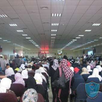 1600 معتمرا غادروا معبر الكرامة