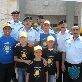 الشرطة تواصل تنظيم المحاضرات الشرطية للمخيمات الصيفية في قلقيلية
