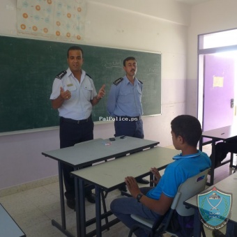 الشرطة تنظم يوما توعويا في مدرسة عمر بن الخطاب في المناطق البدوية في أريحا