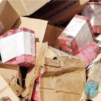 الشرطة تضبط 70 صندوق بلاستيك واقمشة مهربة في سلفيت