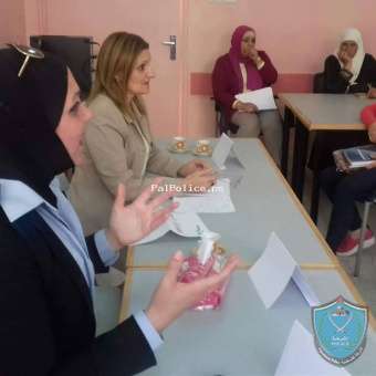 الشرطة تنظم محاضرة حول مخاطر الانترنت في نابلس .