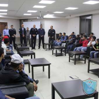 كلية فلسطين للعلوم الشرطية تستضيف 50 طالب وطالبه من مدرسة الايتام الاسلامية في القدس
