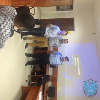 الشرطة تطلق برنامج التعليم الالكتروني في كلية الشرطة في أريحا