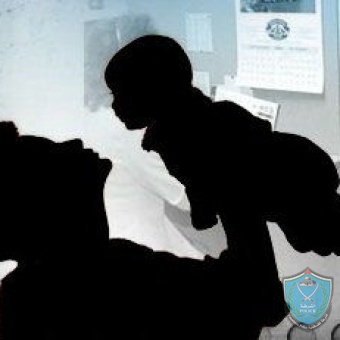 شرطة حماية الاسرة تعيد طفل حديث الولادة لأمه بعد احتجازه في بيت لحم