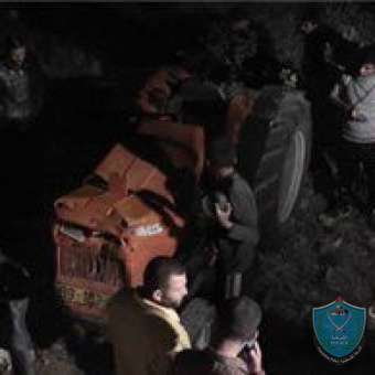 مصرع مواطنة و اصابة نجلها بانقلاب جرار زراعي شمال الخليل
