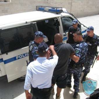 الشرطة تفض شجار وتقبض على( 9) أشخاص  في جنين