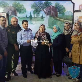 الشرطة ولجنة العلاقات العامة تنظمان زيارة لعائلات الاسرى من مرتبات الاجهزة الامنية في سلفيت